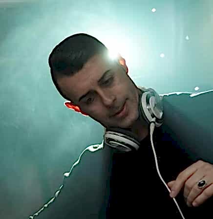 Akustik Gitar Öğretmeni | Lolada Müzik Dersleri Kursu